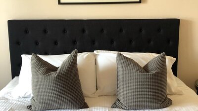The Gundaroo Inn Accommodation - Bed