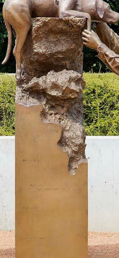 Explosive Detection Dog Sculpture - PAIU2015_220_06