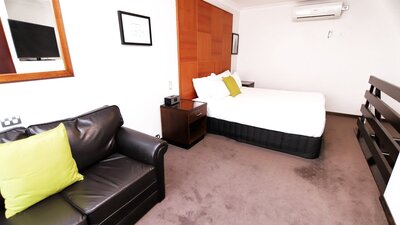 King Loft Spa Suite