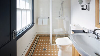 A bathroom at the Brassey Hotel