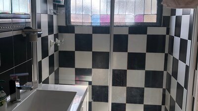 Tram 590 bathroom