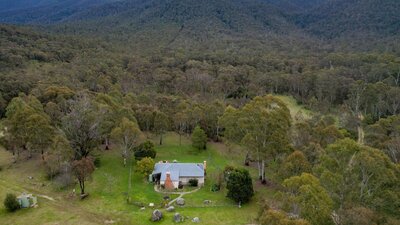 Aerial shot of Nil Desperandum