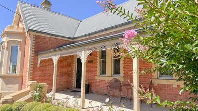 Heritage listed house, bay window, garden