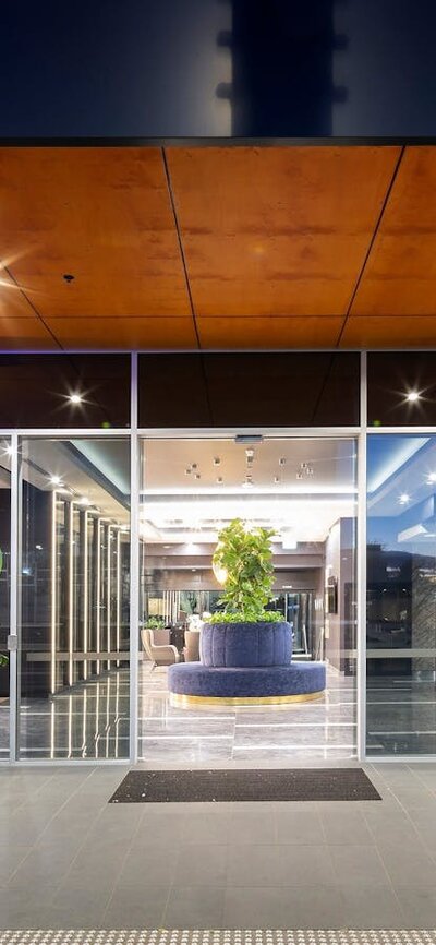 Hotel Entrance Sebel Canberra