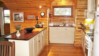 Kitchen photo 2