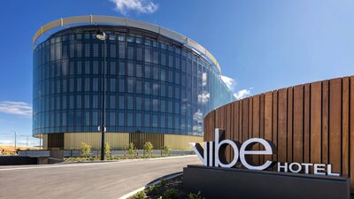 Vibe Hotel Canberra Airport exterior