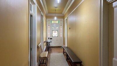 Wee Jasper Cottage Hallway