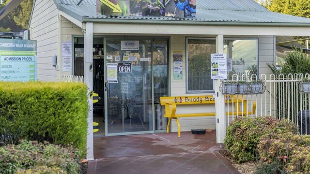 Canberra Walkin Aviary entrance Canberra Walkin Aviary entrance