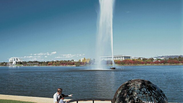 Captain Cook Memorial Water Jet and Bronze Globe