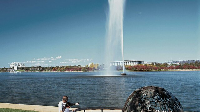 Captain Cook Memorial Water Jet and Bronze Globe