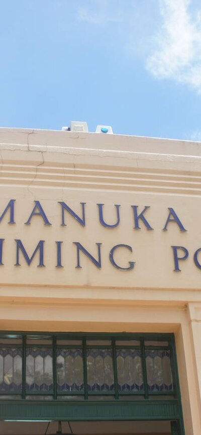 Manuka Swimming Pool entrance