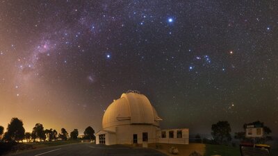 Mt Stromlo at night