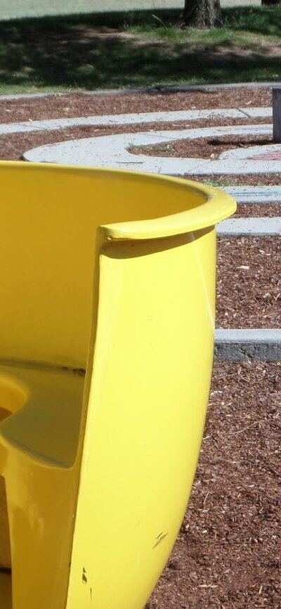 Round and round Play equipment