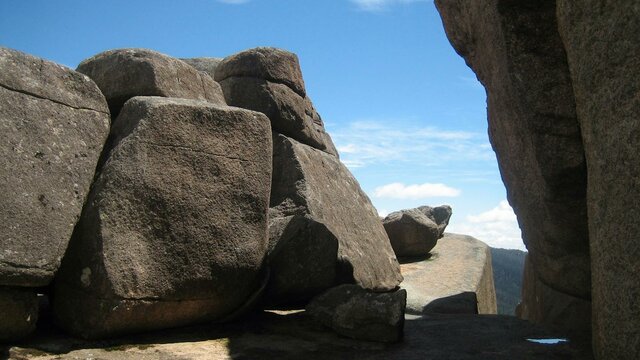 Square Rock Large boulders at Square Rock