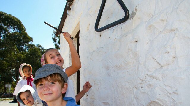 "School's Back" in 2024! Kids love ringing our old style school bell! We welcome school groups and others, by arrangement. See Phone contacts.