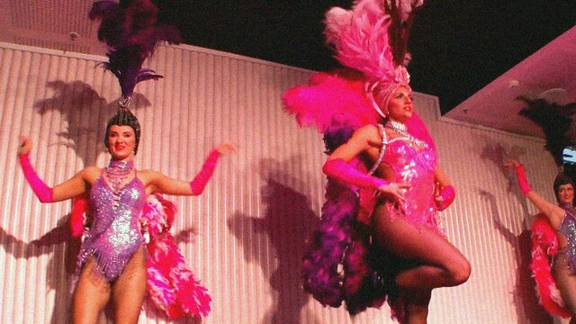 Dive into cabaret vibes at Templo Theatre! Where will our transformative experiences take you? Get ready for an immersive experience at Templo Theatre