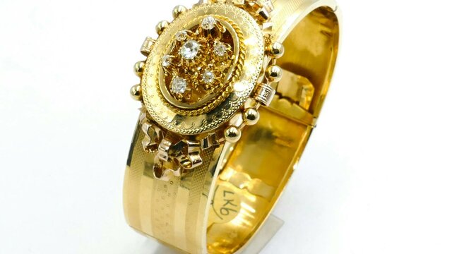 Antique, vintage and collectable bespoke jewellery for the discerning buyer Antique, vintage and collectable bespoke jewellery for the discerning buyer