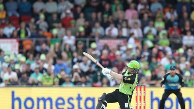 Superstar David Warner batting at Manuka Oval