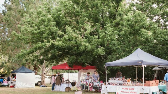 Binalong Markets