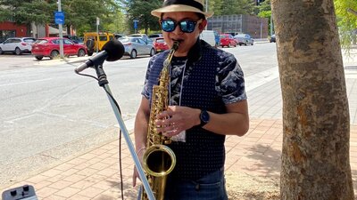 Busker Lonsdale St 4