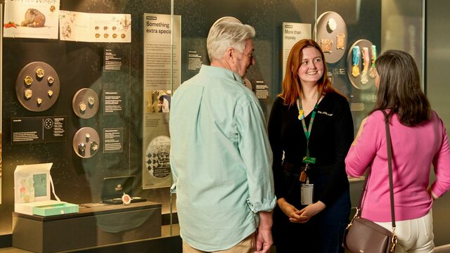 Couple on a free guided tour at the Mint Couple on a free guided tour at the Mint