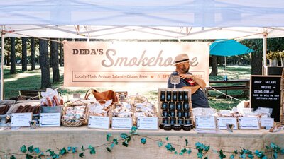 Deda's Smoke house stall