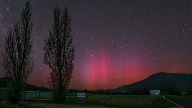 Aurora Australis over Mt Tennent This shows a display of the aurora from the Tharwa area where the workshop will be conducted