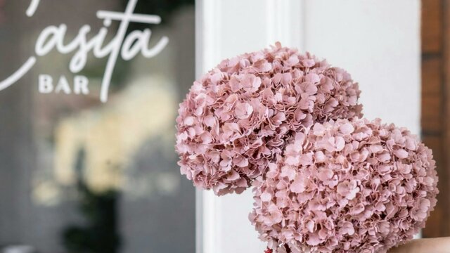 Floral Workshop in the Highball Casita Bar flowers casita bar