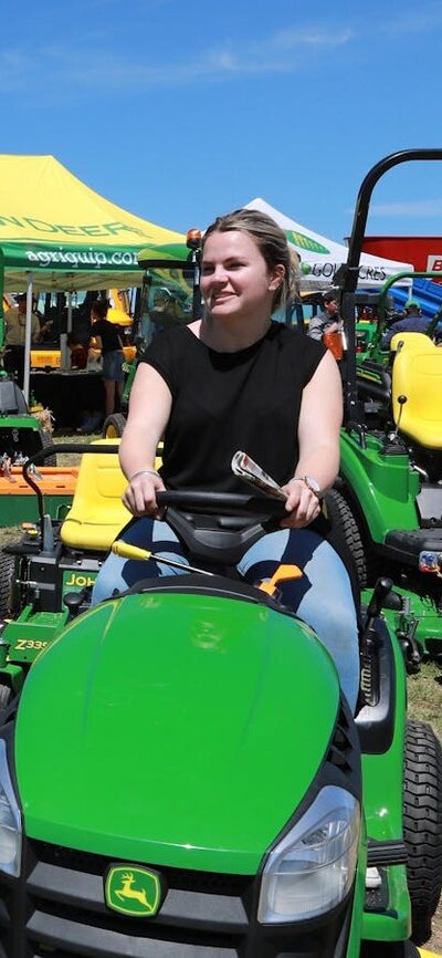 Ride-on mower exhibitor