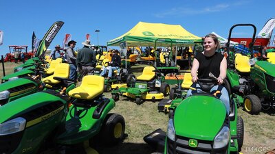 Ride-on mower exhibitor