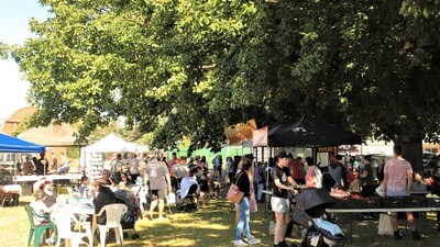 The crowd on the Village Green Murrumbateman Rec Grounds