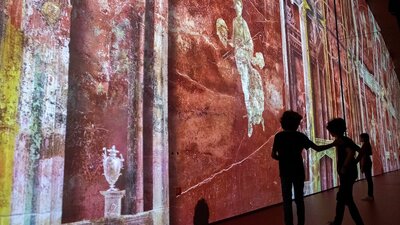 Pompeii immersive experience (detail), scenography Sylvain Roca © RMN–Grand Palais