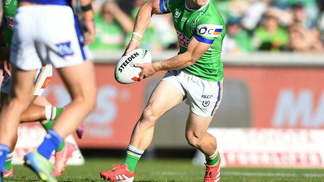 Canberra Raiders player Tom Starling passing the ball.