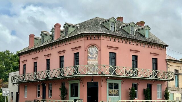 The Braidwood Hotel Exterior photo of the Braidwood Hotel taken from Wallace St. It is a Georgian Style Pub.