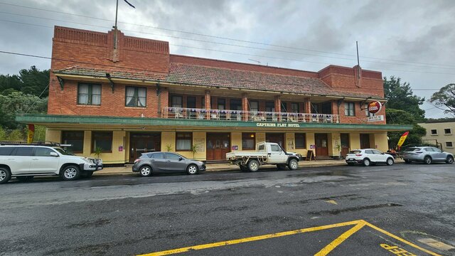 Captains Flat Hotel