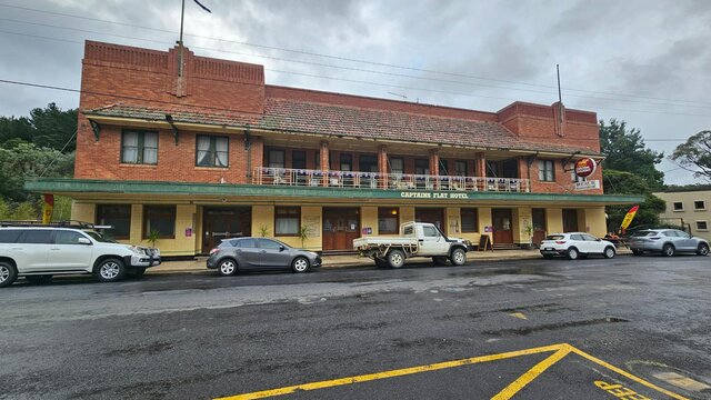 Captains Flat Hotel