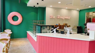 De Doughnut is a place for the visitor to enjoy their doughnut and coffee in Canberra