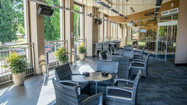 Goulburn Soldiers Club Terrace dining