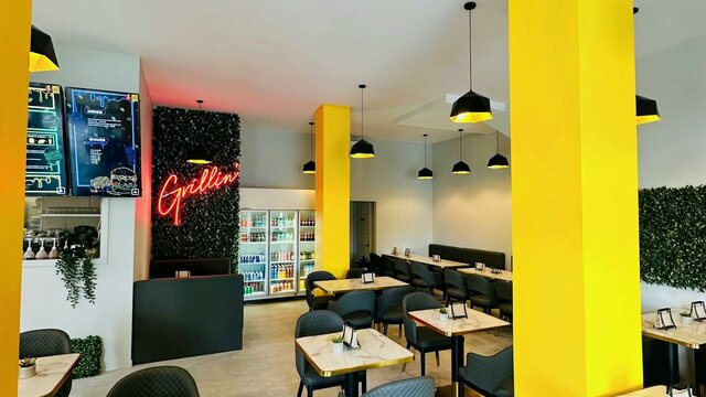 Grillin' Canberra With a beautiful, spacious seating area, Grillin' offers customers a surreal dine-in experience.