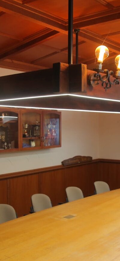 Photo of the Harmonie German Club boardroom.
