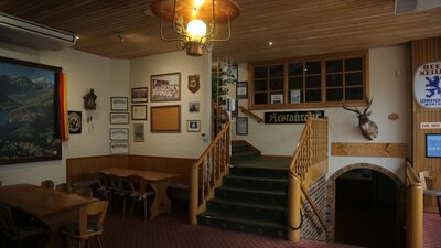 Intersection of the Harmonie German Club restaurant, The Keller and the main bar.