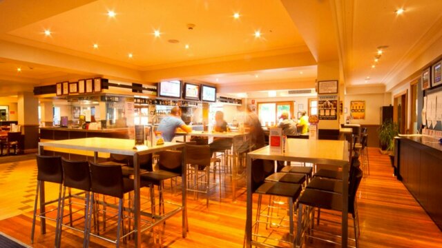 Olims Bar and Bistro Olims Sports Bar