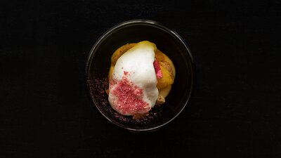 White chocolate and Mandarin dessert