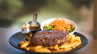 Steak, chips and salad