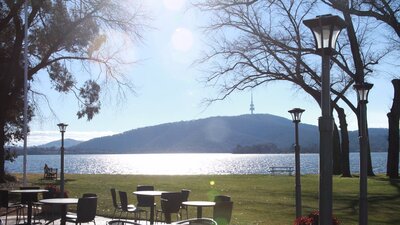 Views of the lake, the hills and Telstra Tower