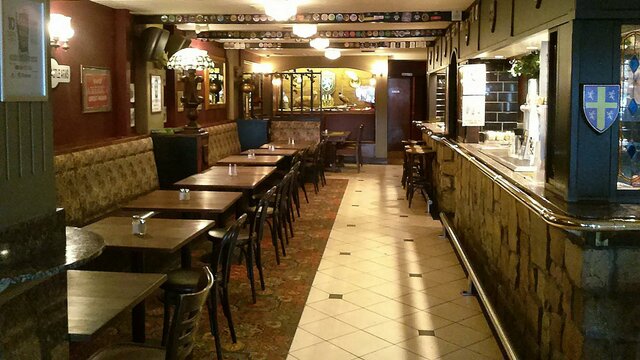 Traditional English style pub in the heart of Canberra