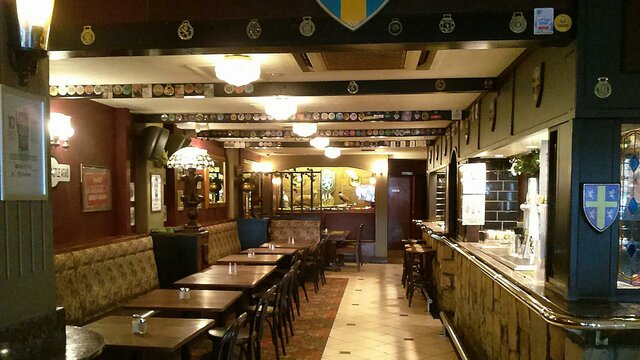 Traditional English style pub in the heart of Canberra