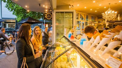 Young women getting gelati