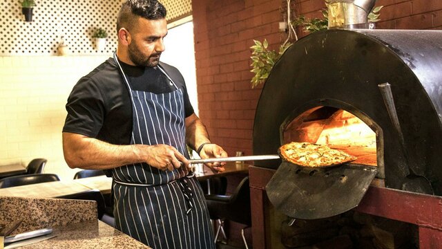 Great family dining at Villa Olivo Pizza chef