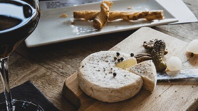 CGT Wine Tour - winee & snacks
